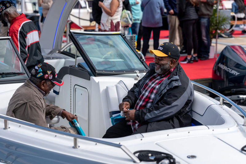 shoppers at the annapolis boat show