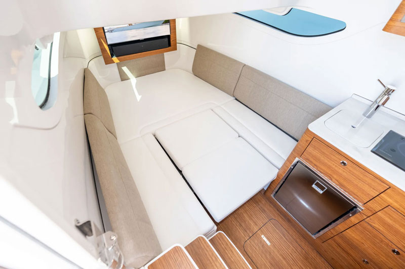 cabin of the sportsman open 402 center console